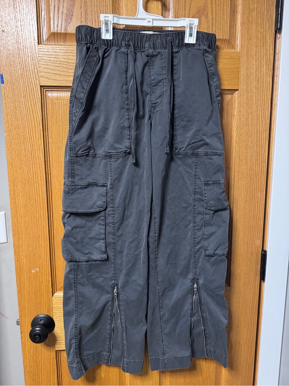 Abercrombie & Fitch Grey Cargo Utility Pants with Zipper Ankles